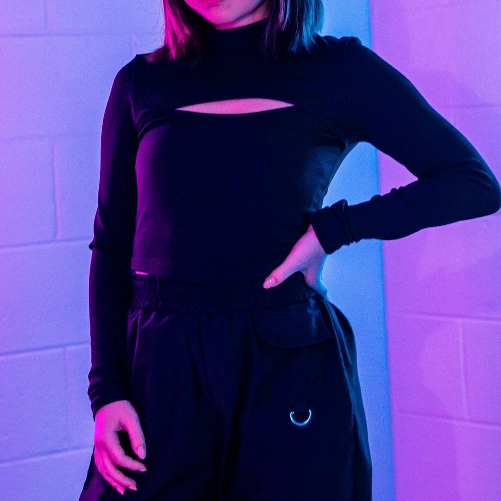 Slit cropped top